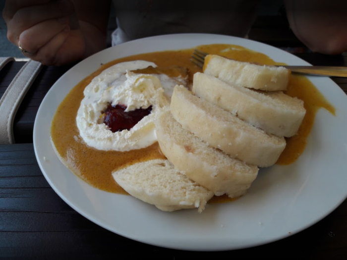 Rozvoz jídla Vyžlovka - HOTEL RESTAURACE PRAHA / 775 405 905 Firemní Společenské Akce Česká Kuchyně Minutky Hotová Jídla Ubytování Zábava Hudba Sport Svatby Pronájem Sálu Galerie Menu Host